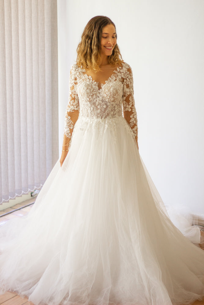 Bridal Boutique La Novia Bridal Alma Novia Lori Wedding Dresses